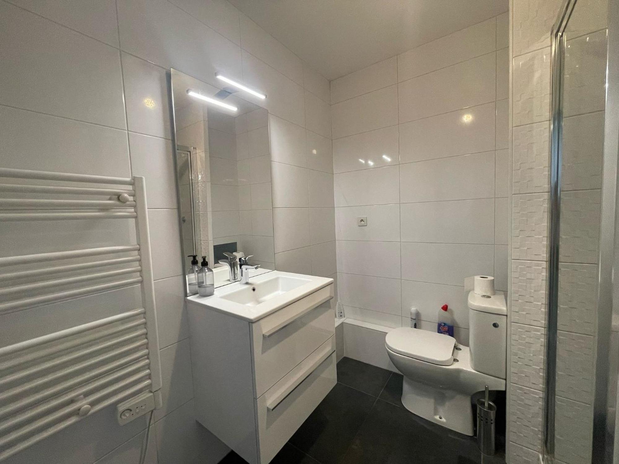 City & Cosy, Lyon Charcot- Wifi - Lave Linge - Balcon - Parking מראה חיצוני תמונה